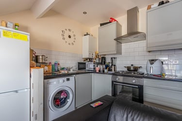 2 bed house, Cyril Crescent, Adamstown, Cardiff, CF241DQ - Image 3